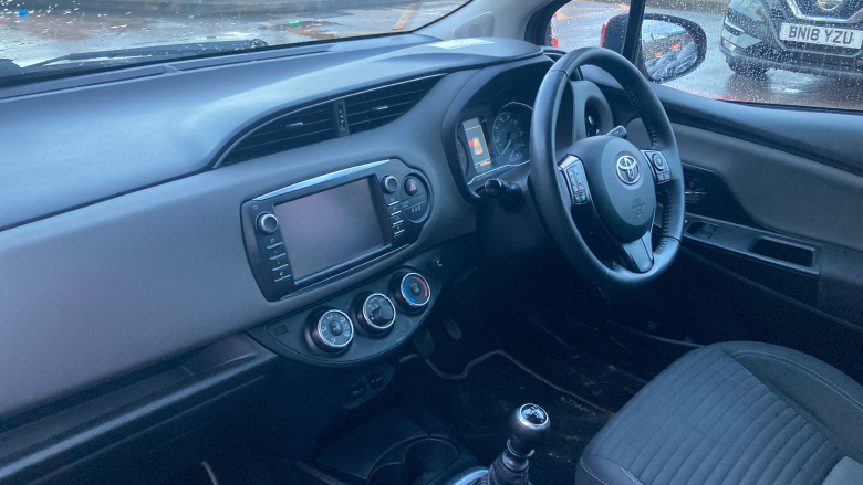 Toyota Yaris 1.5 VVT-i Icon Tech 5dr Petrol Hatchback